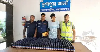 নেত্রকোণায় অটোরিকশার বক্সে ৪৮০ বোতল ফেনসিডিল, একজন আটক